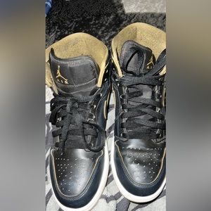 Jordan 1 mid size 9